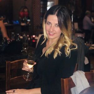 Meet your Posher, Mireya